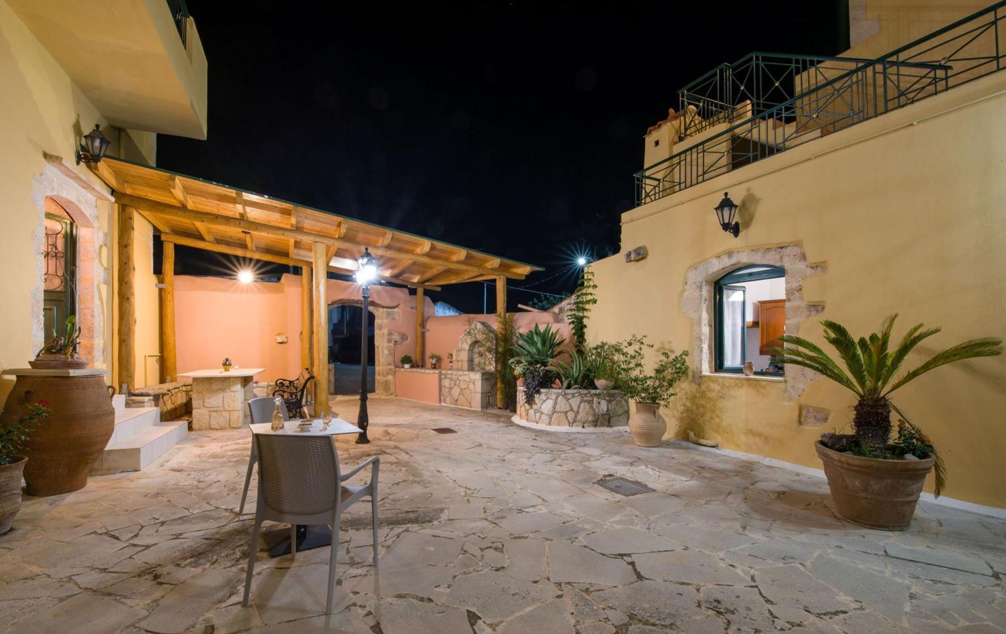 Skandalis Apartments With Pool Chorafakia Exterior foto