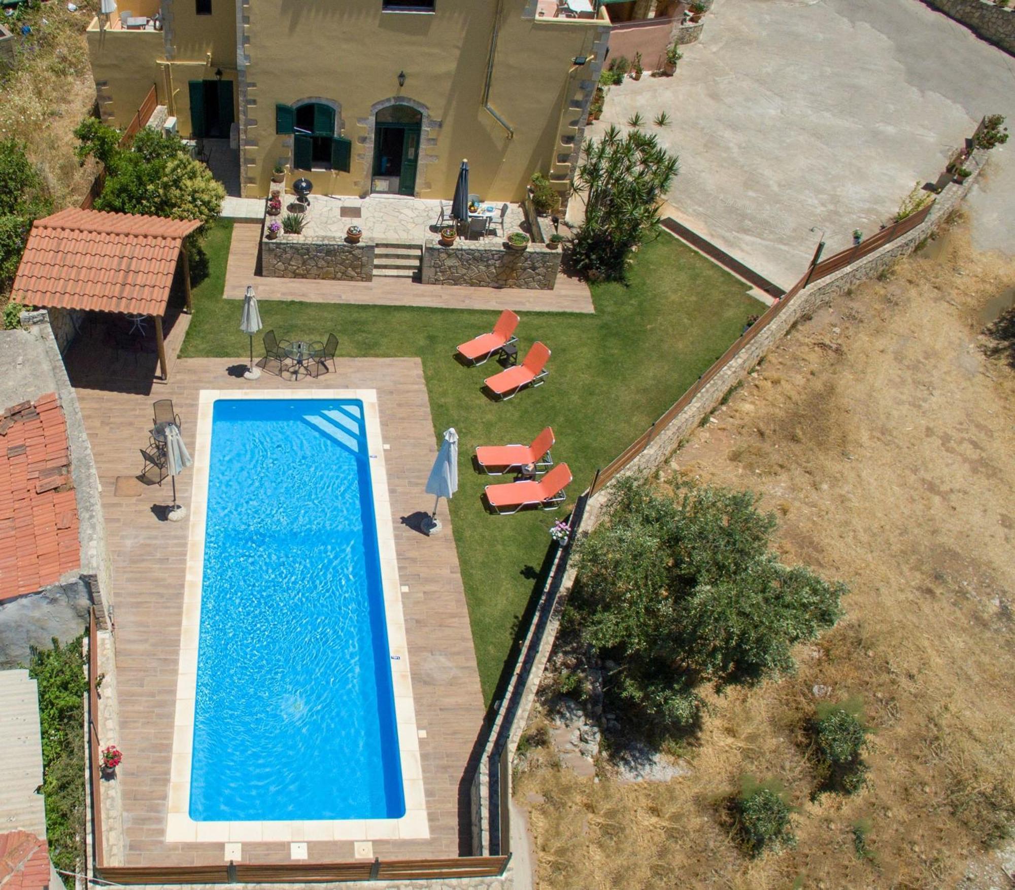 Skandalis Apartments With Pool Chorafakia Exterior foto