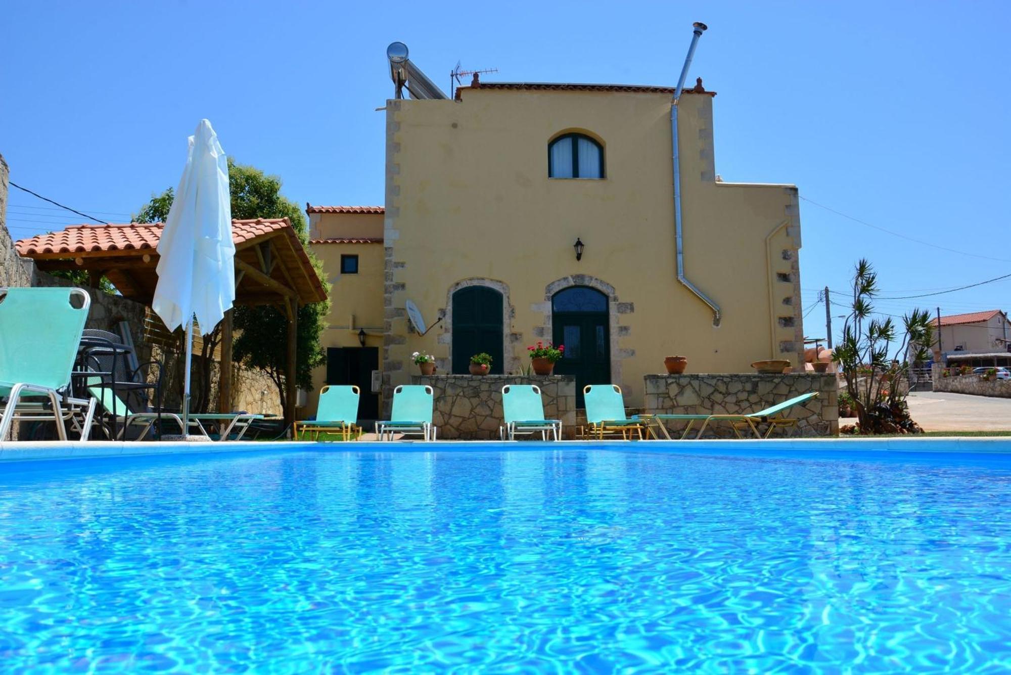 Skandalis Apartments With Pool Chorafakia Exterior foto