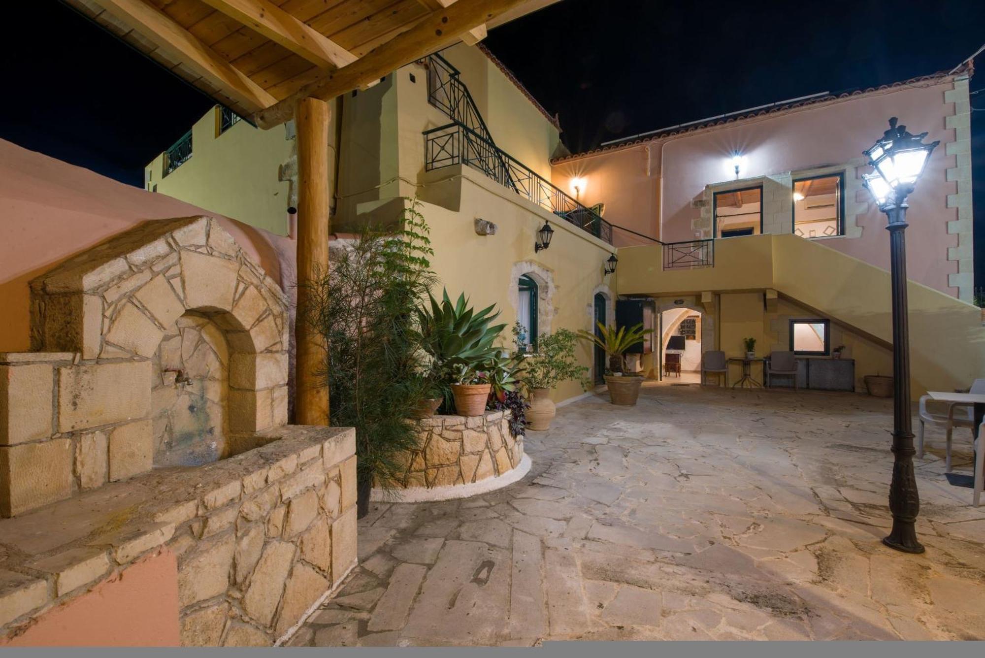 Skandalis Apartments With Pool Chorafakia Exterior foto