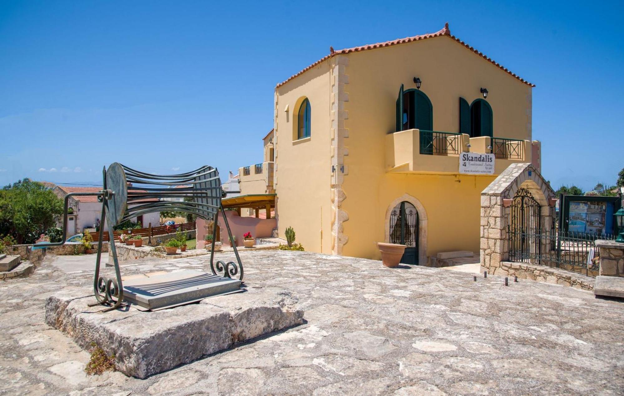 Skandalis Apartments With Pool Chorafakia Exterior foto